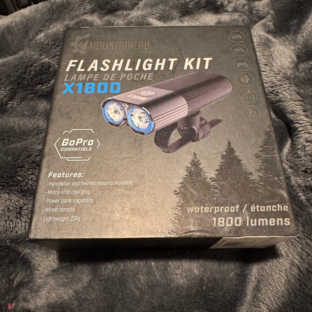X1800 Flashlight Kit - Black and Blue
